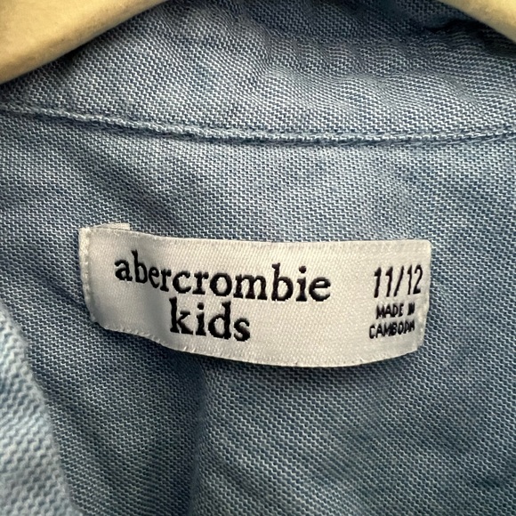 Abercrombie Kids Boys Chambray Long Sleeve Button Down Shirt Size 11/12 - Picture 3 of 3